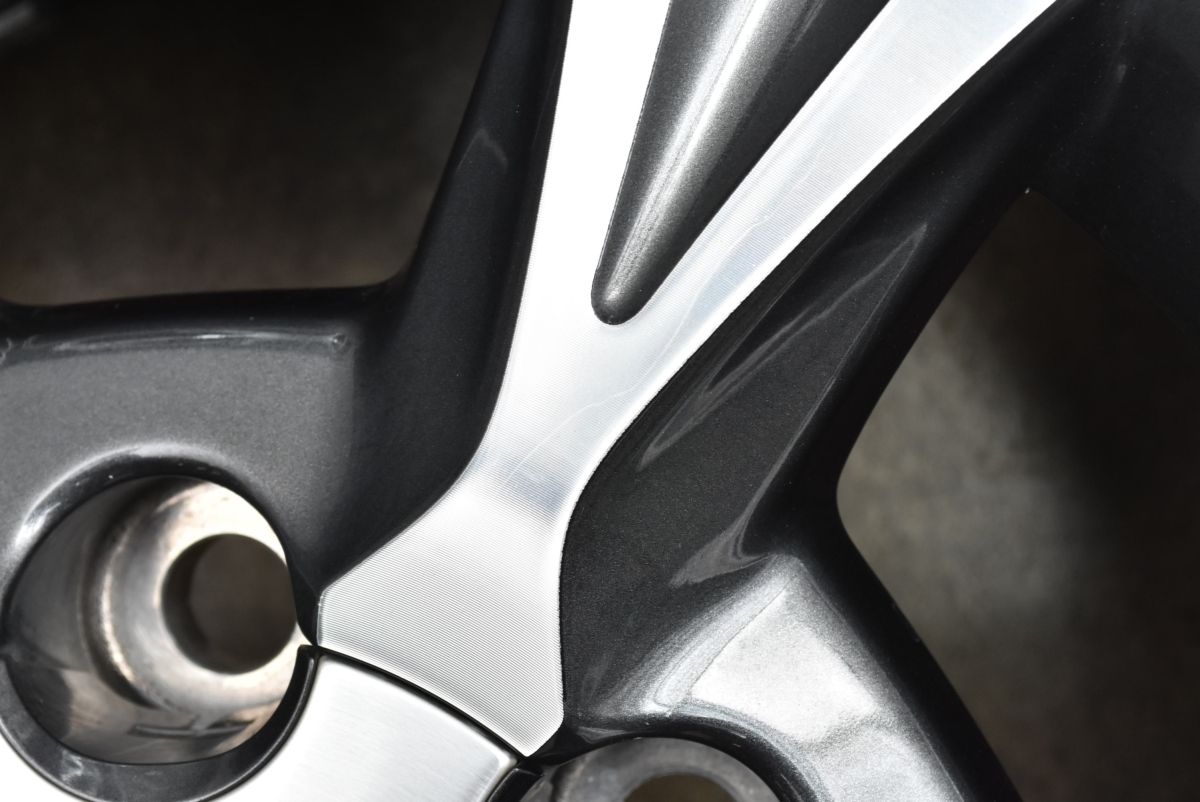 80R15 レジアスエース