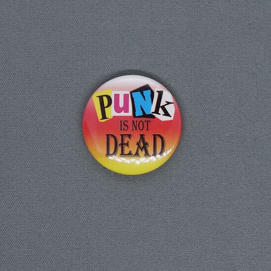 PUNK IS NOT DEAD 缶バッチ ピンバッジ 缶バッジ ピンバッチ