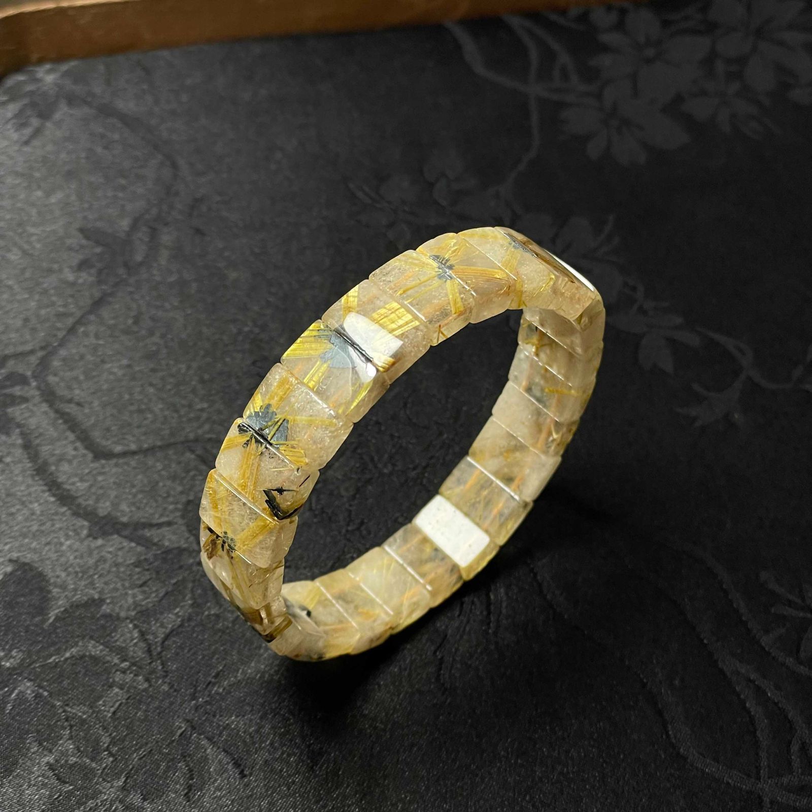 上級EU製★太陽花タイチンルチルバングル★黄金針水晶 ゴールド ブレスレット パワーストーン ギフト プレゼント 12*8.6*5.1mm ZB7163