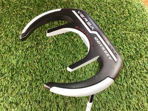 中古】 オデッセイ VERSA SABERTOOTH ブラック 34インチ パター