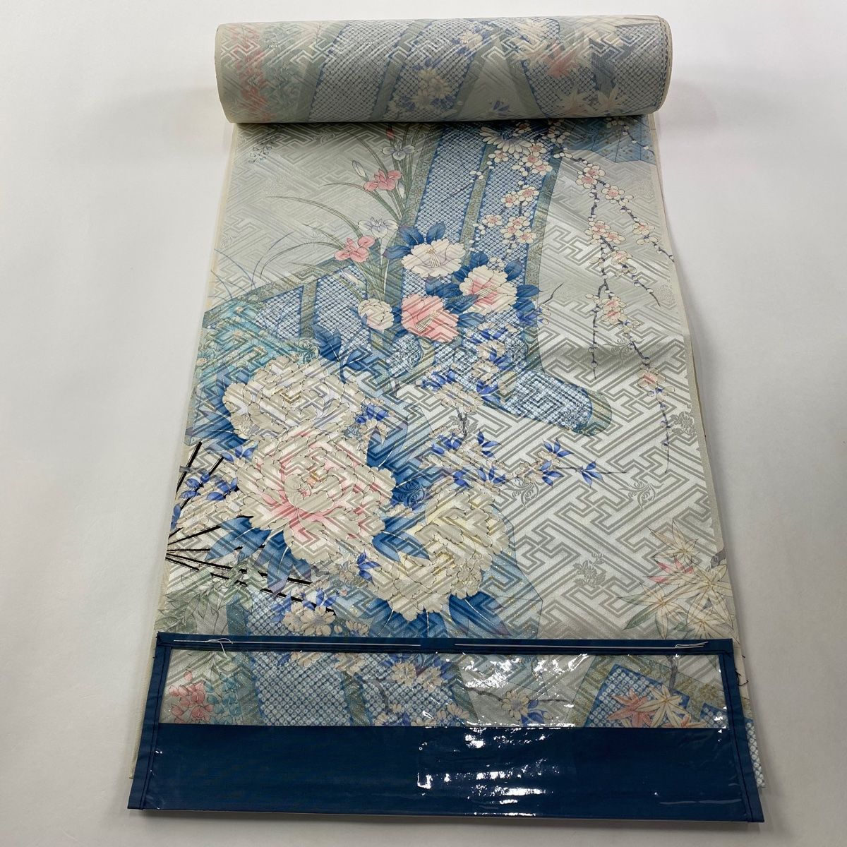 反物 秀品 小紋 牡丹 几帳 金彩 水色 正絹 【中古】