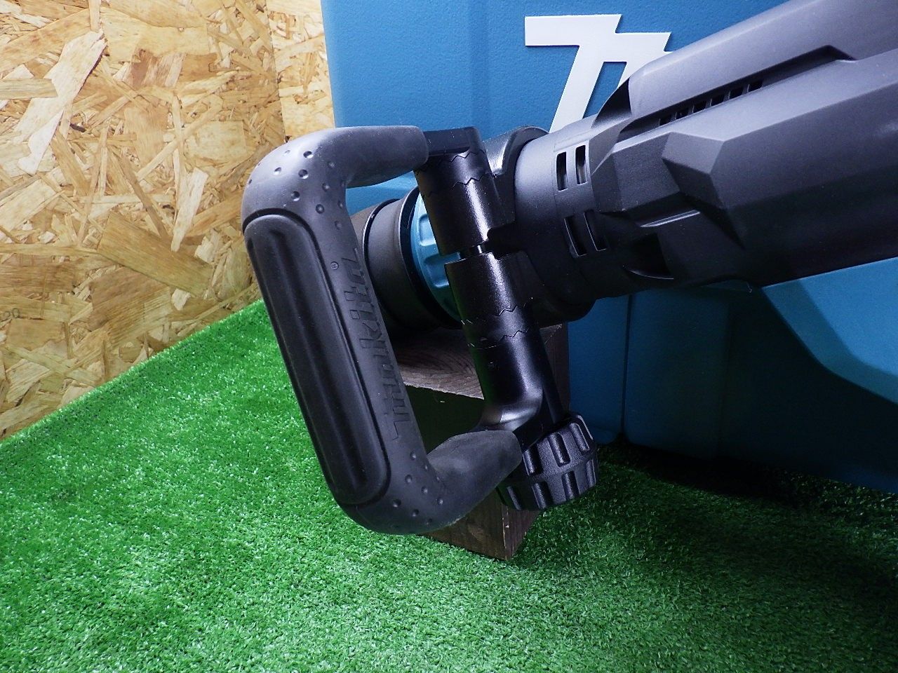 ビット付き はつり作業に マキタ Makita 充電式ハンマ 80Vmax バッテリ 充電器別売 ケース付 HM002GZK 品 HRDEVELOPMENT_JP