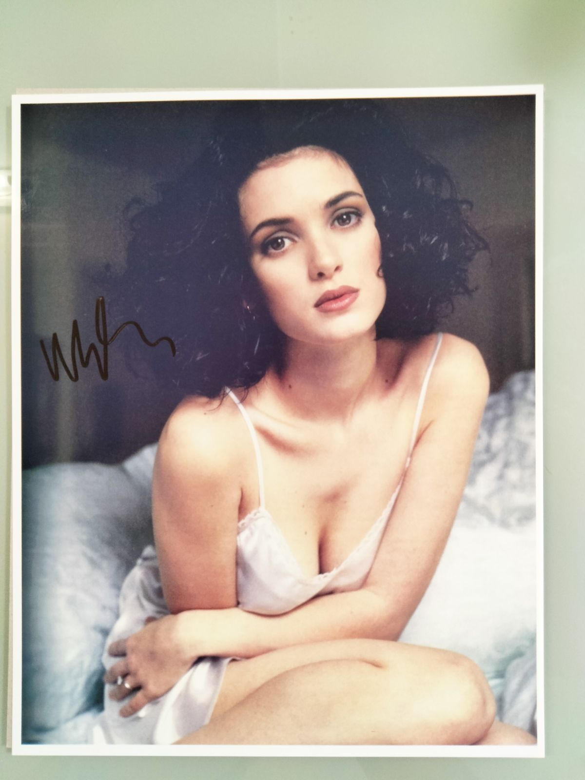 ウィノナ・ライダー直筆サイン入り超大型写真…Winona Ryder 