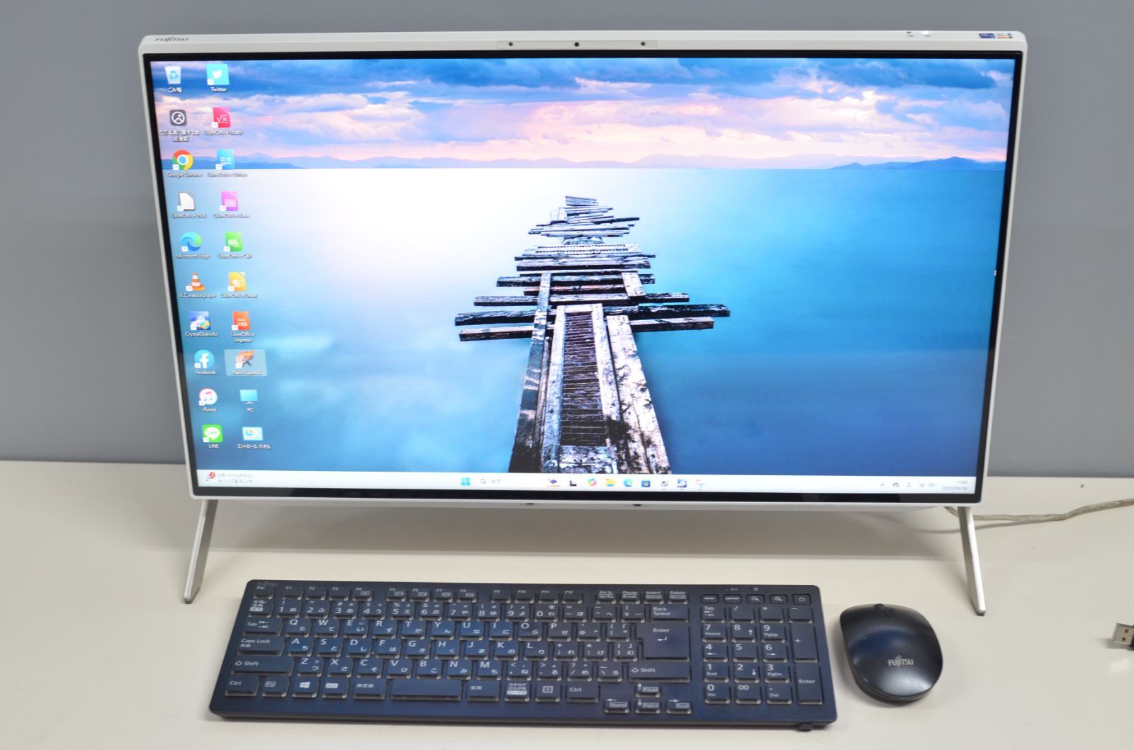 一体型パソコン 富士通 FH70|E3 Windows11 office Core i7-1165G7|爆速SSD1TB|メモリ16GB|無線内蔵|DVDマルチ搭載|23.8インチ