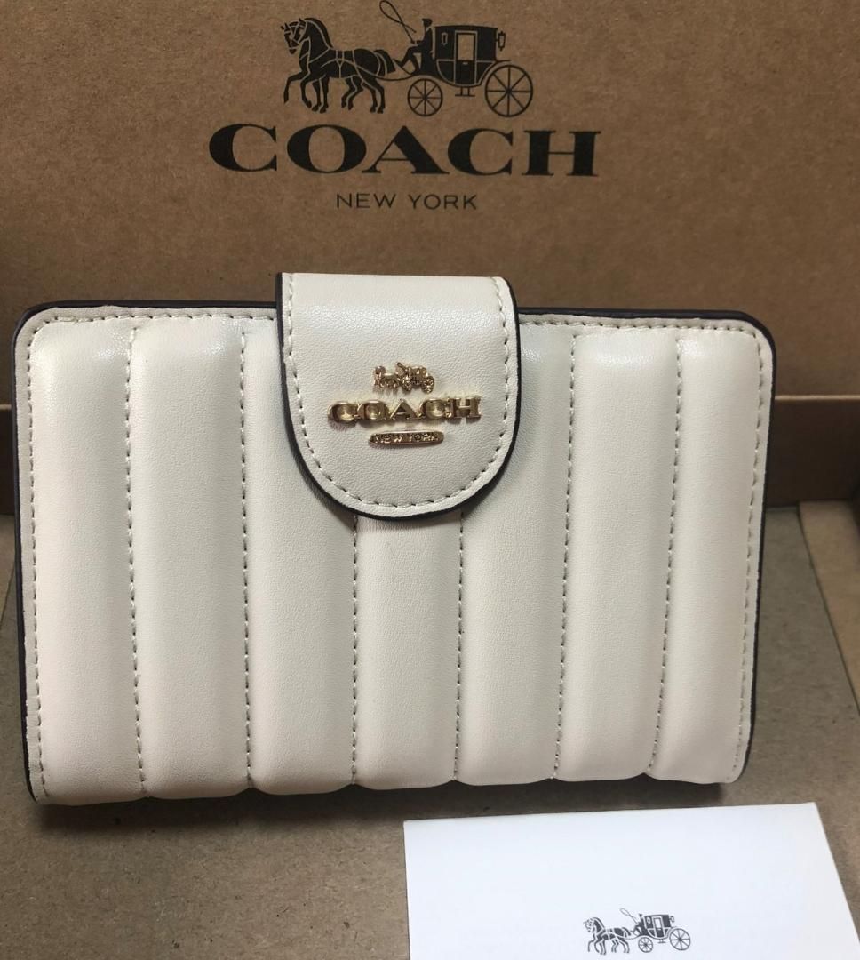 COACH コーチ 新品 ホワイト キルティング 折り財布 レディース 財布