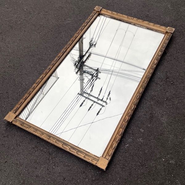 ビンテージ　ウォールミラー　壁掛け鏡　木製枠　木彫りの装飾 ビンテージ ウォールミラー 壁掛け鏡 木製枠 木彫りの装飾 2025