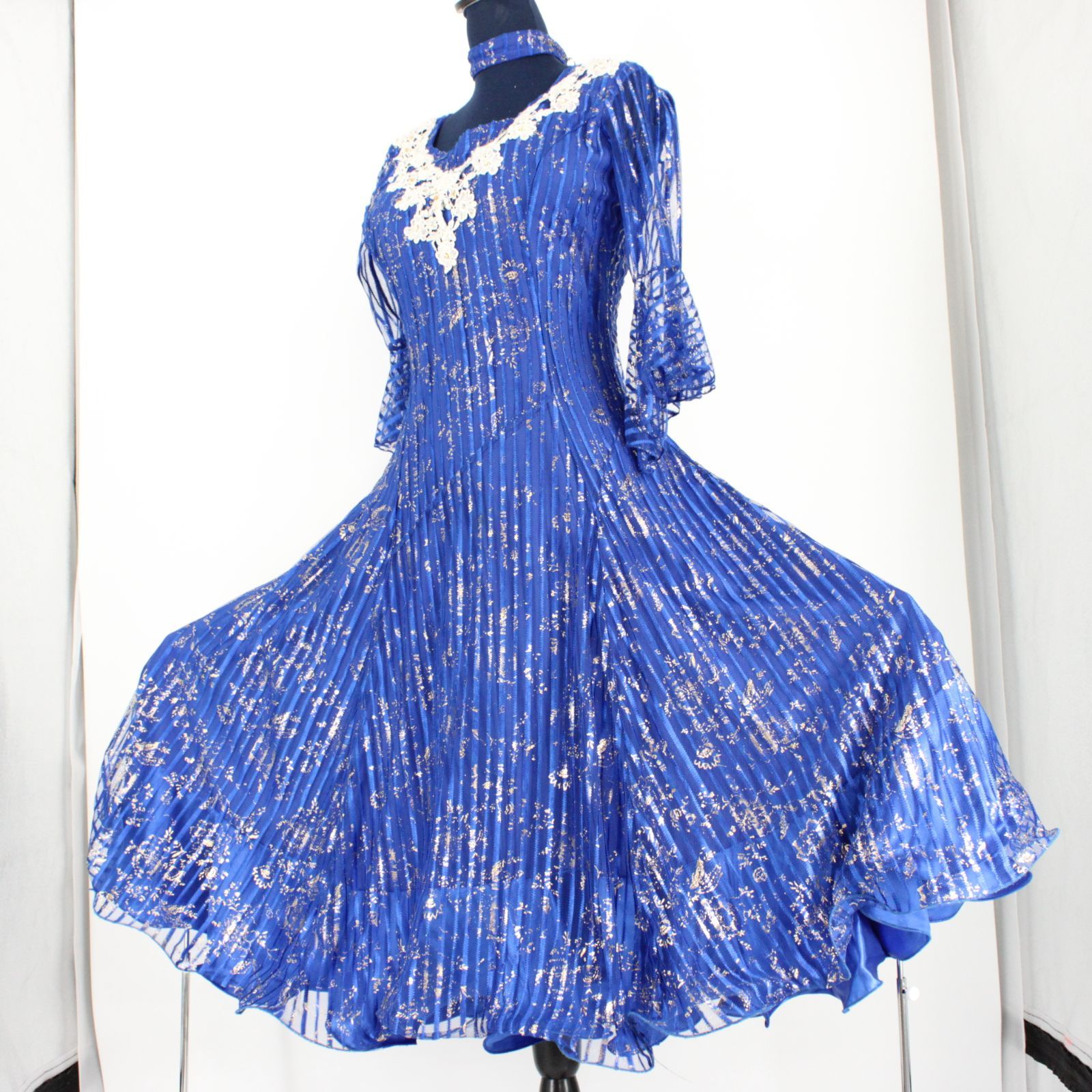 社交ダンスレッスン着パーティ。レイリーナ花柄紺色セットアップドレス