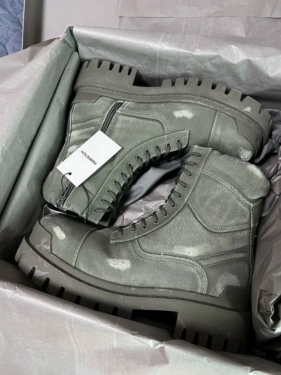 41 BALENCIAGA バレンシアガ コンバット ストライク ブーツ カーキ