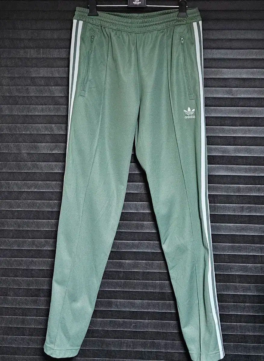 L サイズ adidas アディダス ベッケンバウアー トラック パンツ ジャージ オリーブ 緑 カーキ