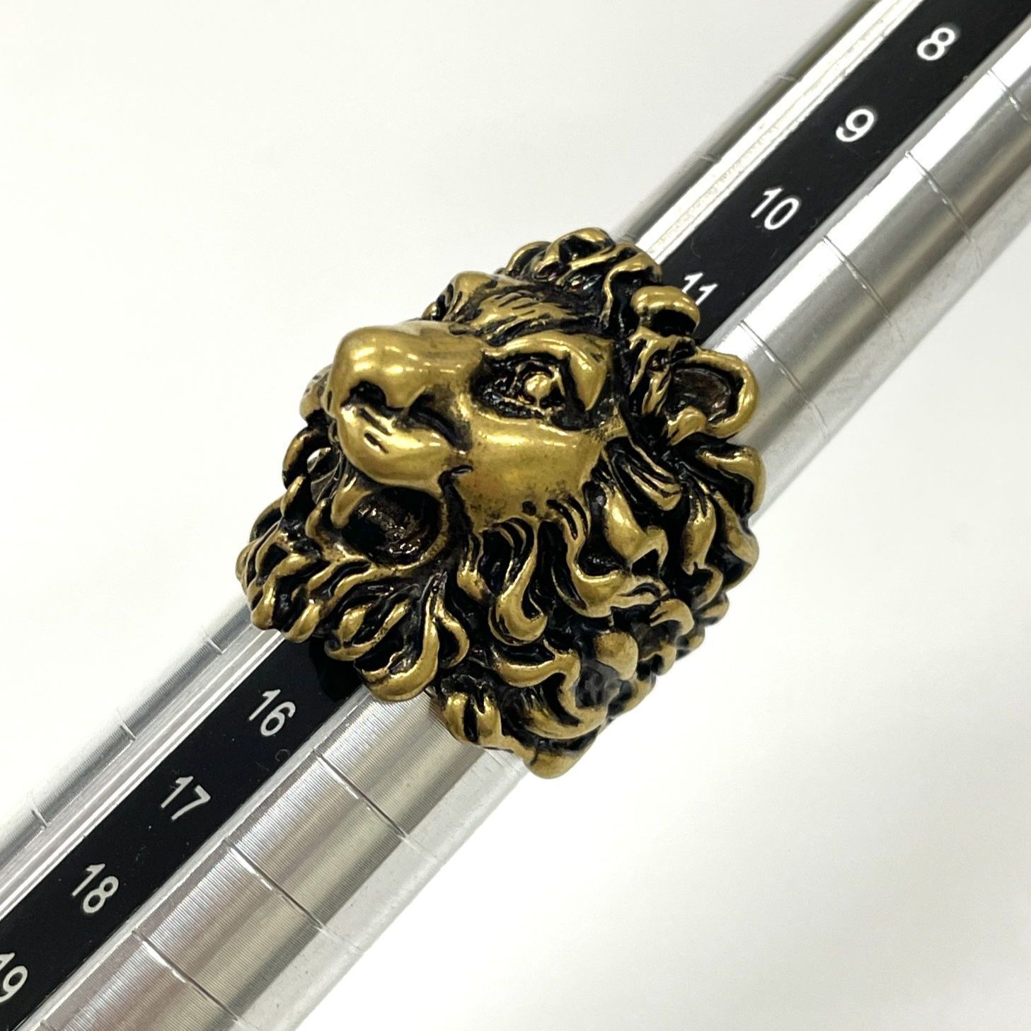GUCCI ミケーレ期　ライオンモチーフ　シルバーリング gucci lion hed crystal silver ring 14号 | requality
