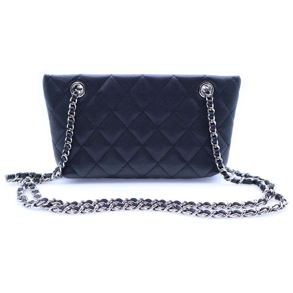 CHANEL シャネル ココマーク マトラッセ キャビアスキン チェーン クラッチバッグ ブラック シルバー金具 AP4417