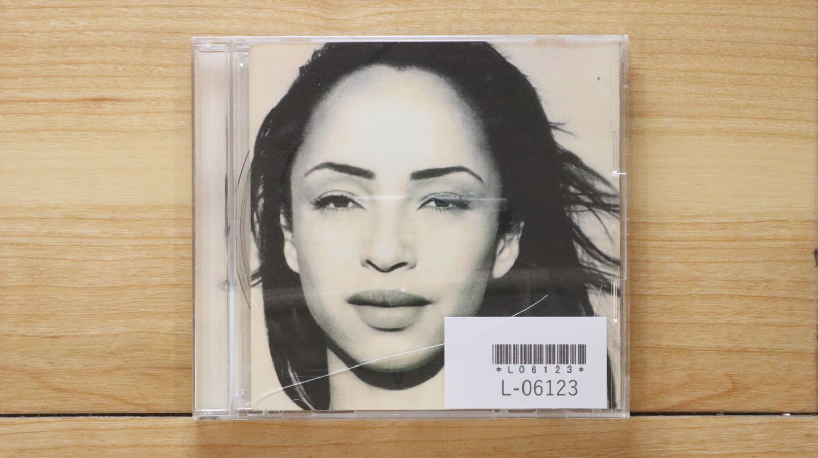 国内盤CD☆シャーデー/Sade□ The Best of Sad 【ESCA6100