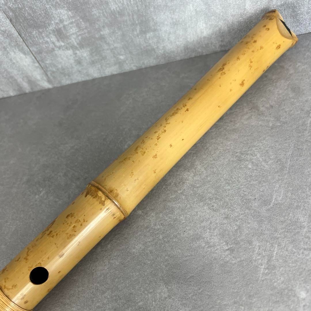 お届けも可 人気 尺八 琴古流 バチ型 銘あり 竹治 1印 1尺9寸 5孔 和楽器 真竹 漆 25M9250TR0005-05