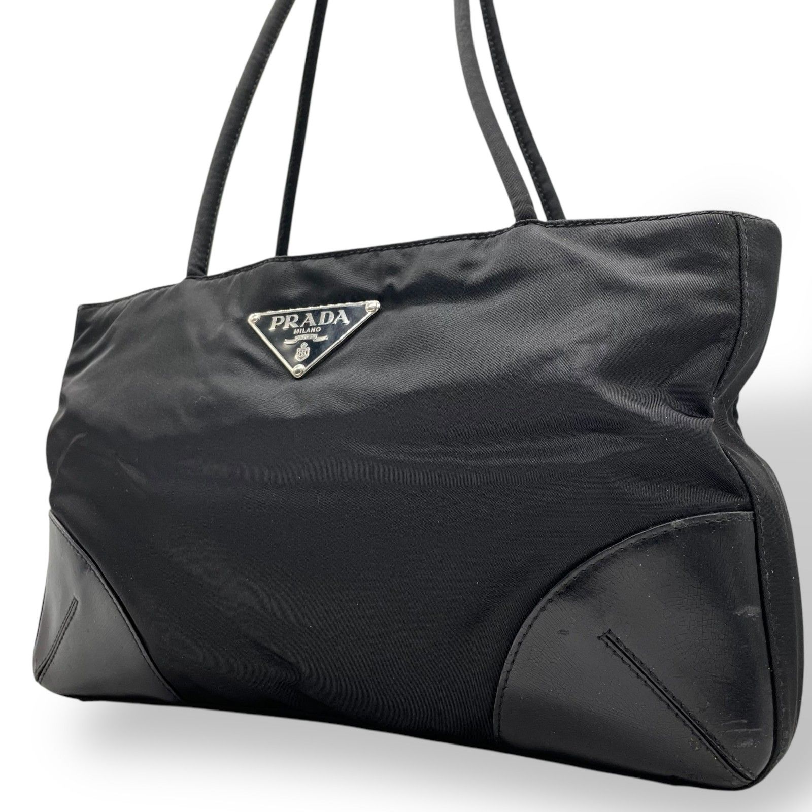 ✨美品✨プラダ ショルダーバッグ メタルロゴ ゴールド金具 ナイロン レザー ✨美品✨プラダ ショルダーバッグ メタルロゴ ゴールド金具 ナイロン