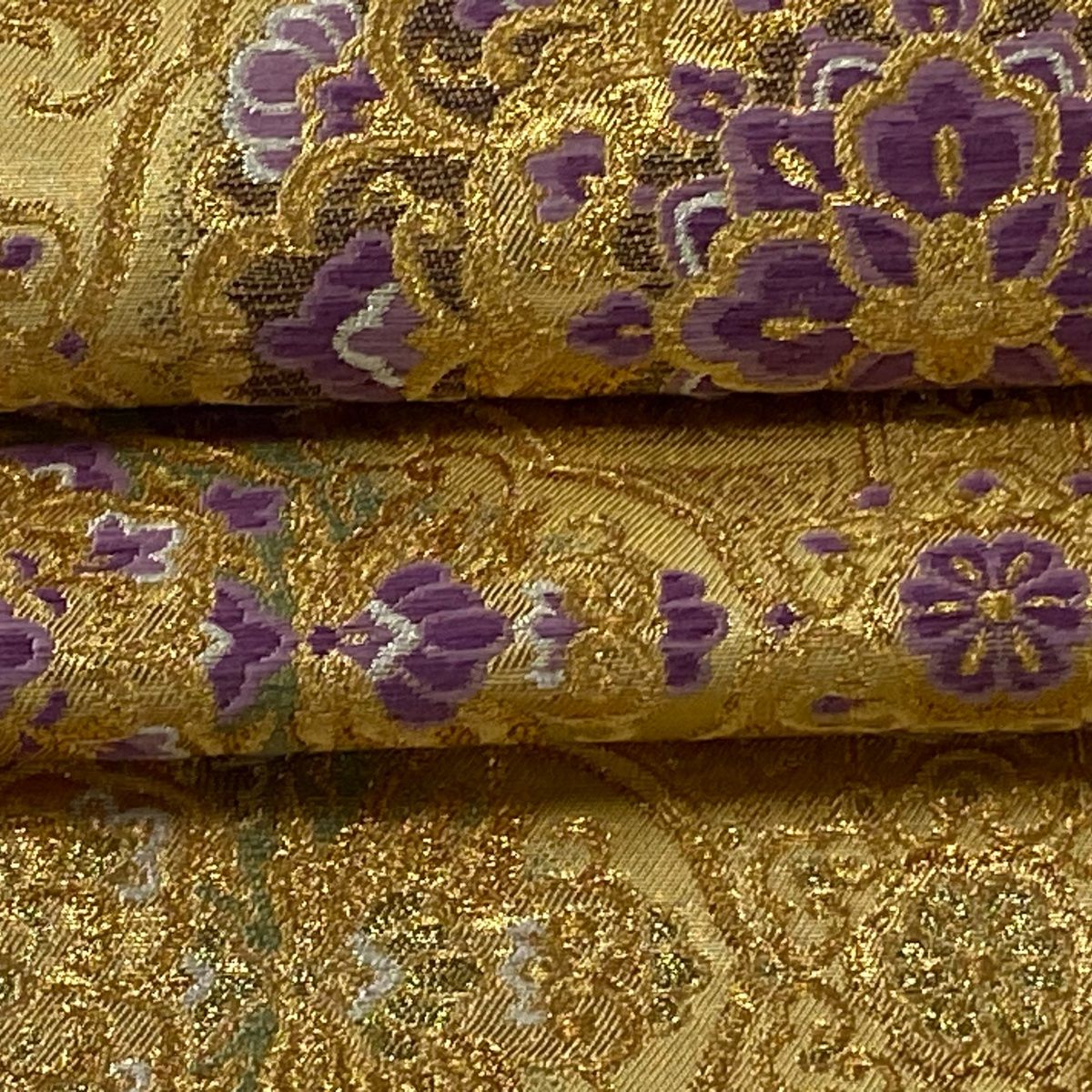名古屋帯 美品 逸品 落款 じゅらく帝王紫 霞 金銀糸 金通し 薄紫 正絹 袋帯 美品 逸品 じゅらく 落款 帝王紫 華文 向かい鳥 金糸 箔 焦