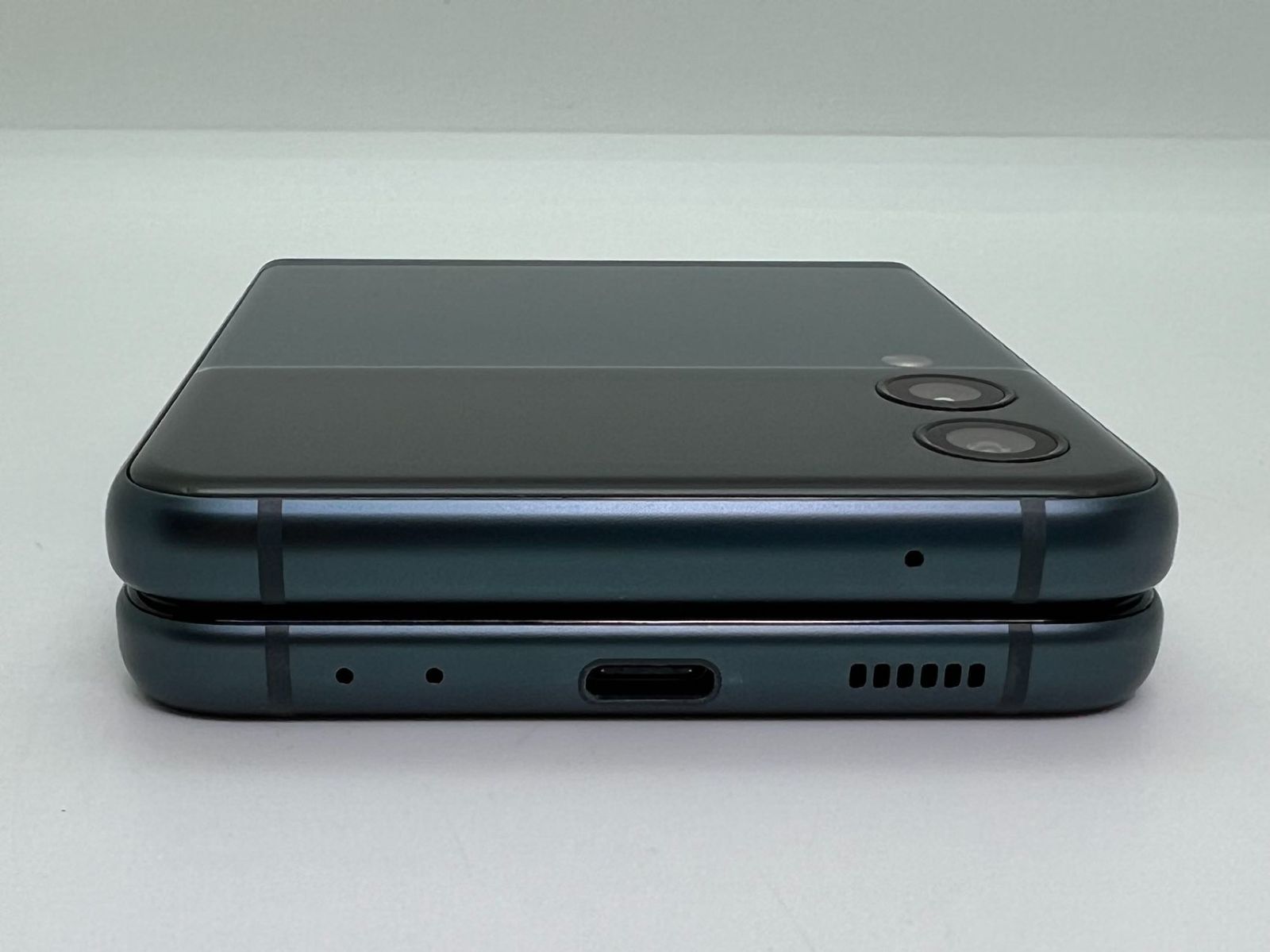 3377] 256GB Galaxy Z Flip3 5G グリーン SIMフリー android 大容量