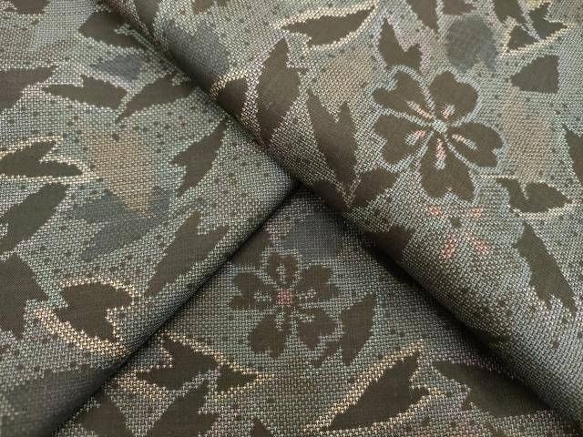 平和屋着物○本場大島紬 9マルキ 舞桜文 正絹 逸品 DAAV8600tw