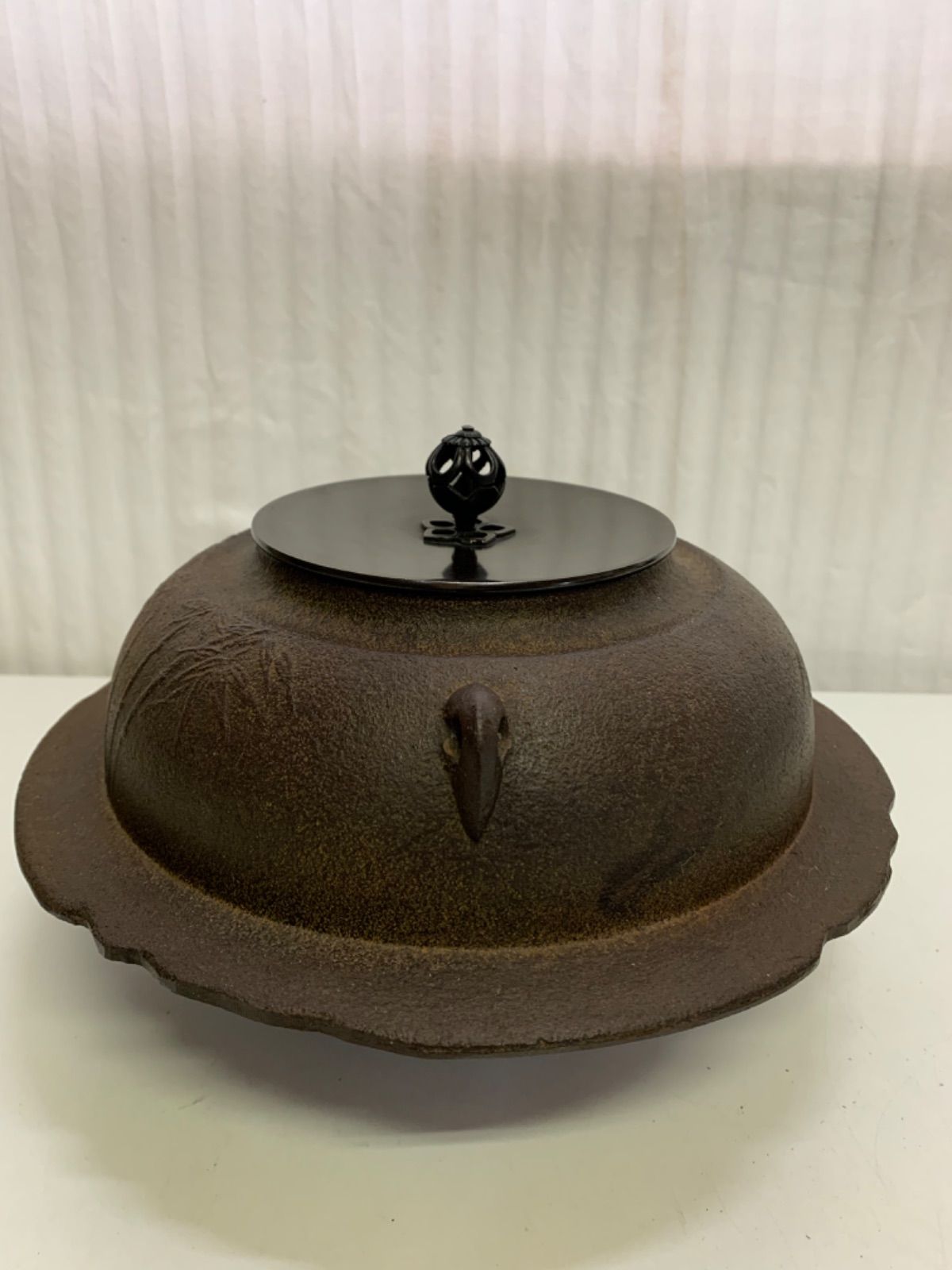 茶道具 炉釜（ろがま） 炉釜 唐松地紋 平丸 菊地政光