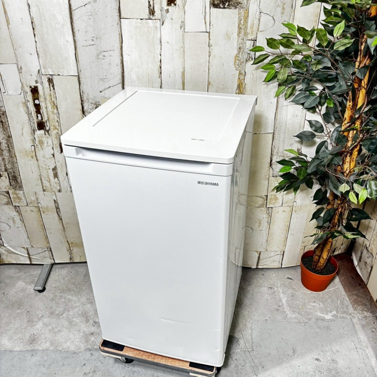 2025年製 IRIS OHYAMA アイリスオーヤマ IUSD-6B-W ノンフロン冷凍庫 60L WWW_KANDAIZUMI_COM