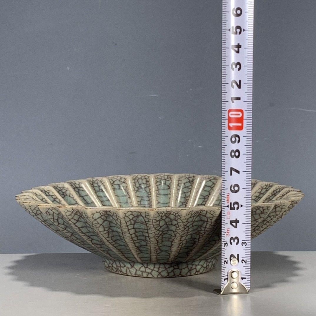 老窯磁器ぬし磁器開片笠皿  景徳鎮 陶磁器 装飾品 現代工芸品 美術品 置物 老窯磁器ぬし磁器開片笠皿 景徳鎮 陶磁器 装飾品 現代工芸品