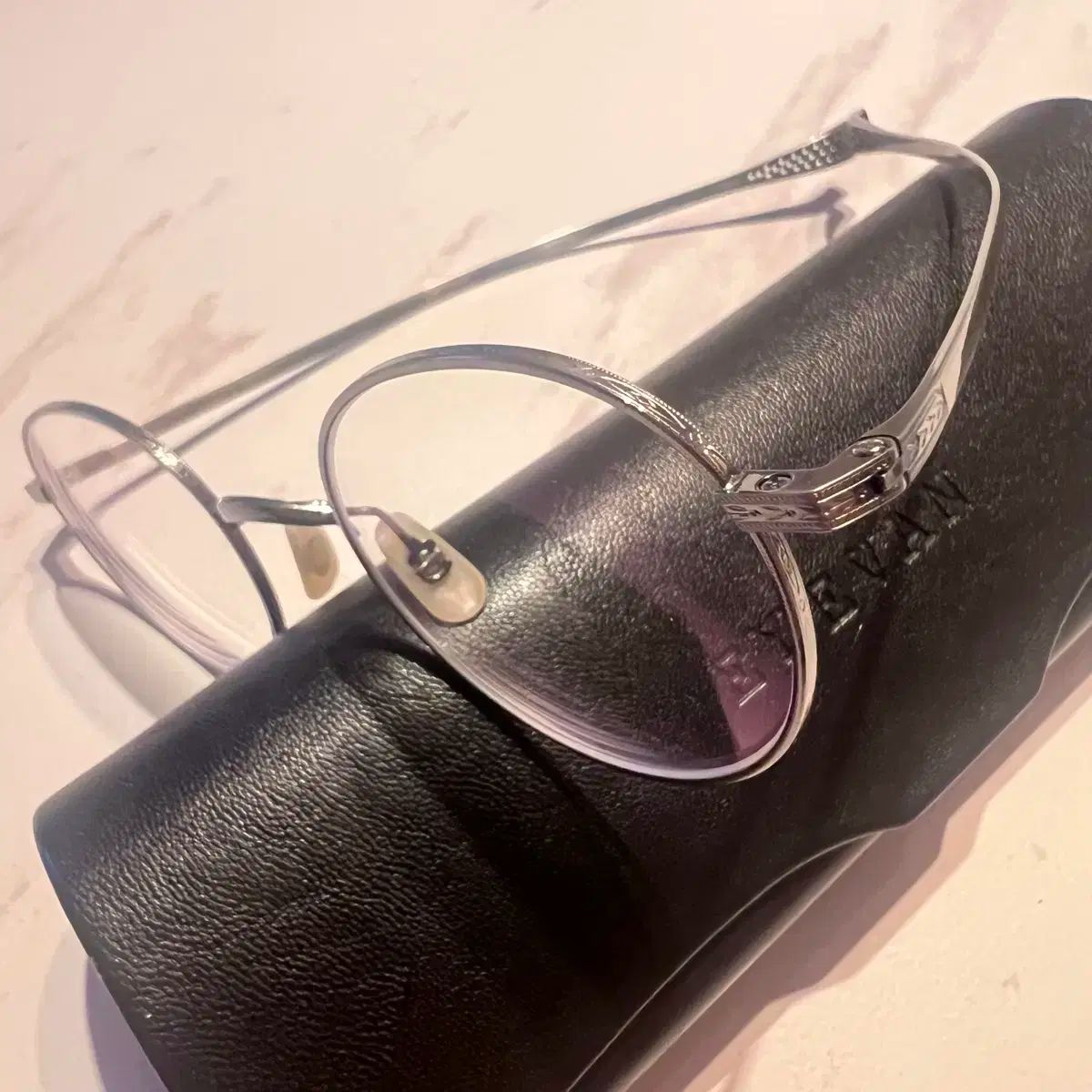 ジュン 級アイ半ベロアTATAチタン