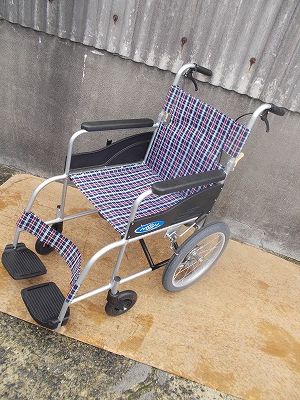 送料無料 一部地域を除く ノーパンク NEO-2 介助式軽量 車椅子 TS-25-1022-02