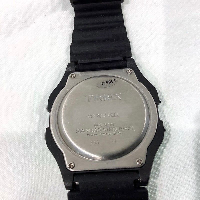 タイメックス（TIMEX）クラシックデジタル INDIGLO時計
