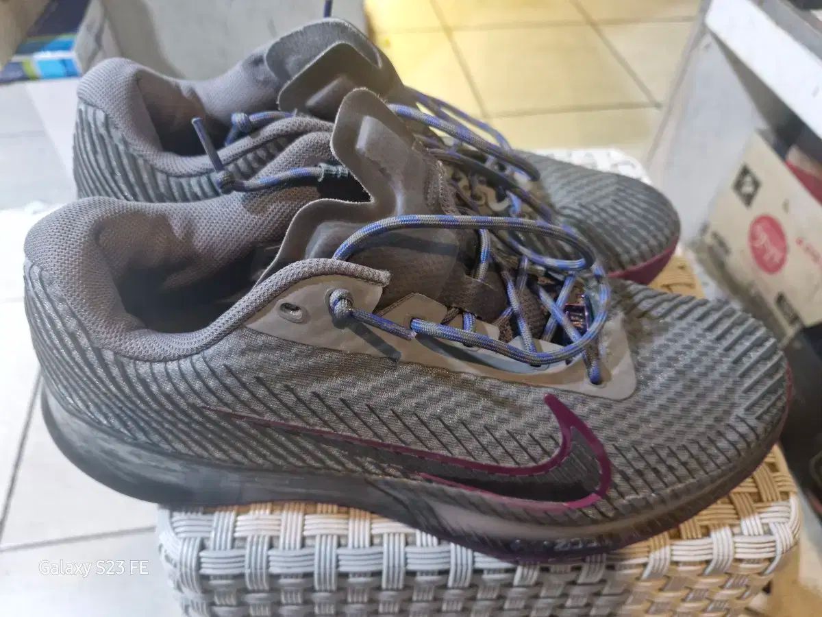 NIKE ナイキ エアズーム ヴェイパー 11 テニスシューズ 270