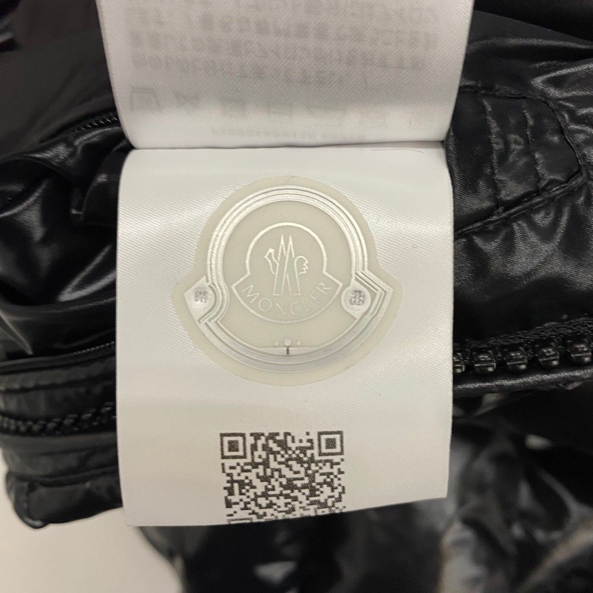 MONCLER モンクレール　１サイズ　ペプラムデザイン　NESEA MONCLER (モンクレール) ナイロン アウター ワンポイント