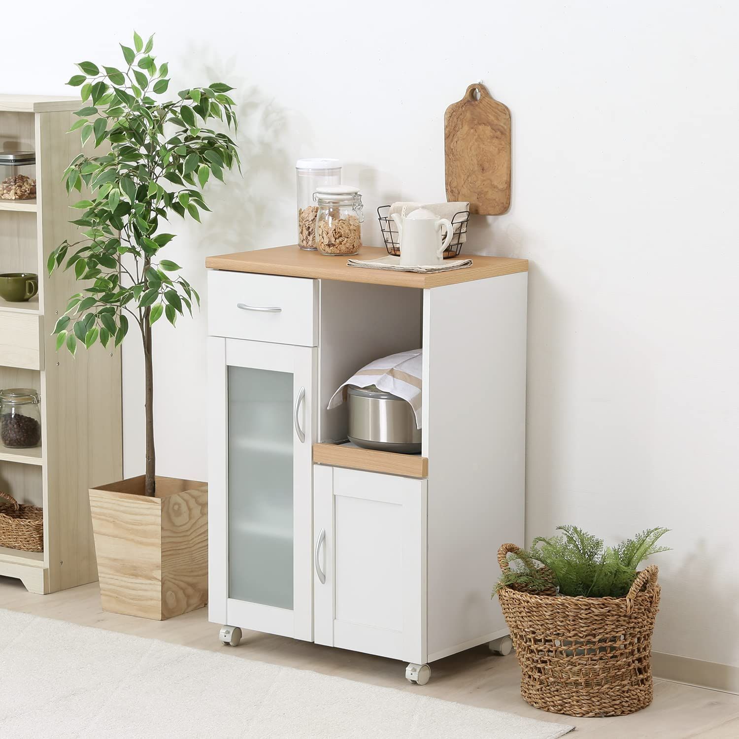 ホワイト食器棚 ガラス扉付き 中型