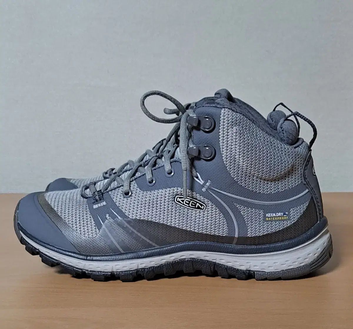 キーン 約225-230 テラ ド ラド ミッド ウォーター プルーフ 登山靴