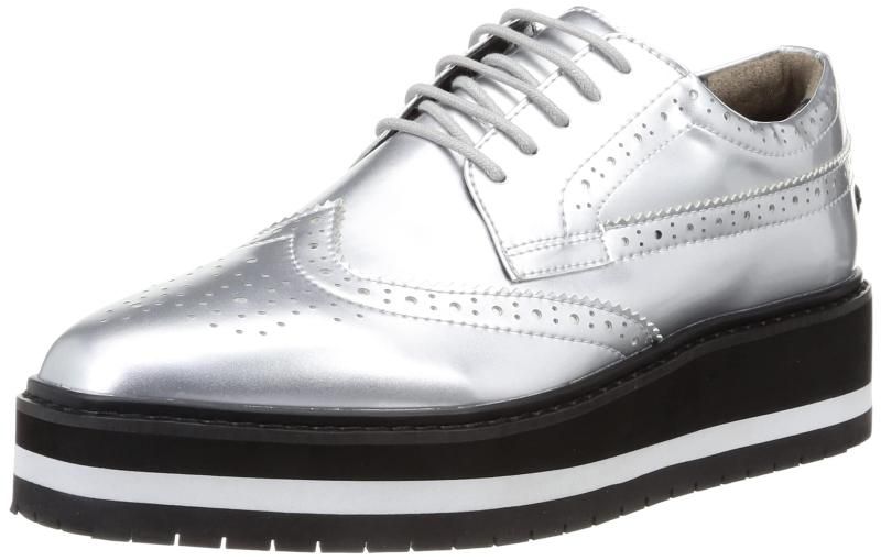 おしゃれなうえにグリップ力も◎！ St ANDREWSの新作シューズ – She