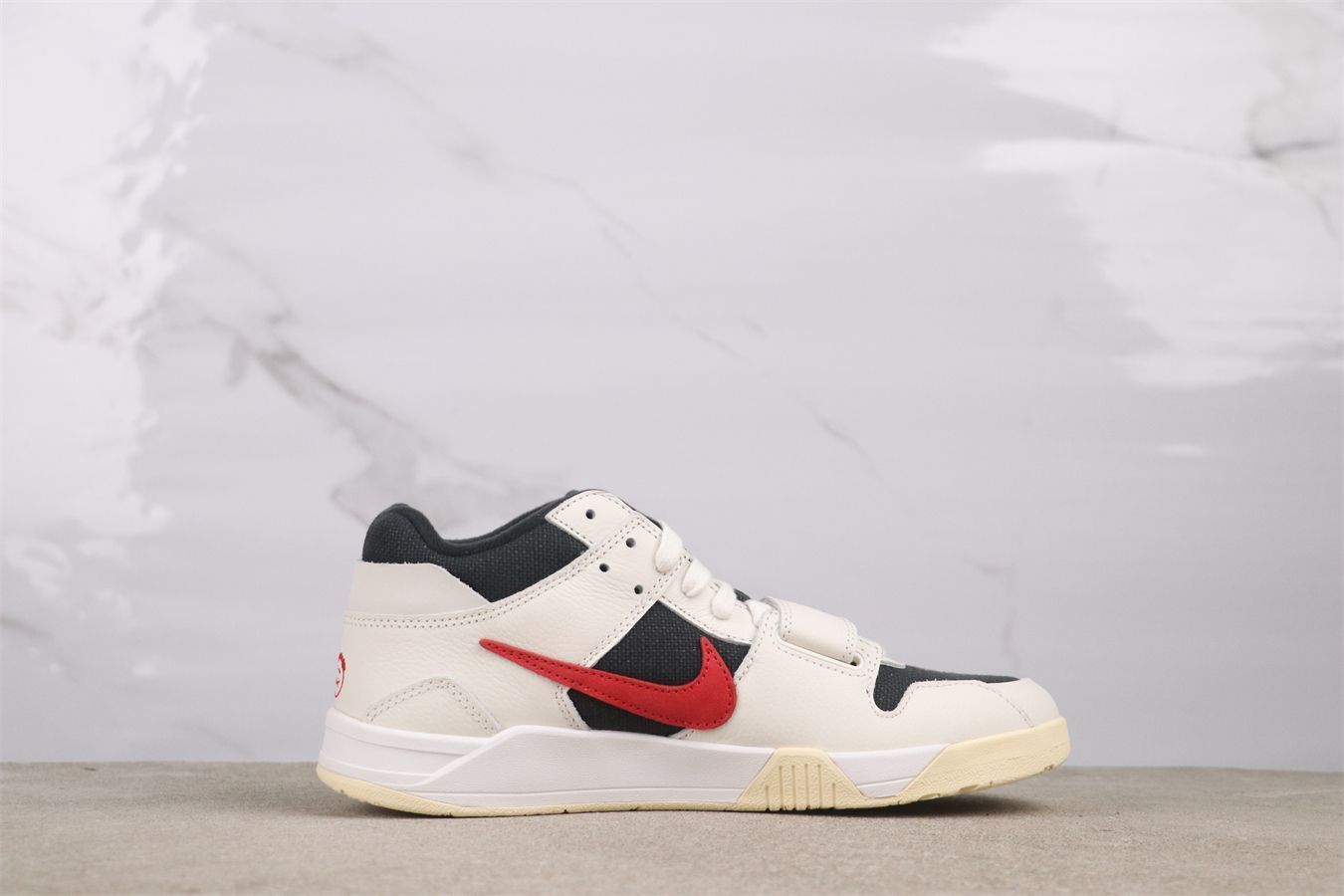 [キキ]Nike Air Jordan 1 ホワイト/ブラック/レッド 復刻】 ナイキ エア ジョーダン1 レトロ ノックアウト ハイ