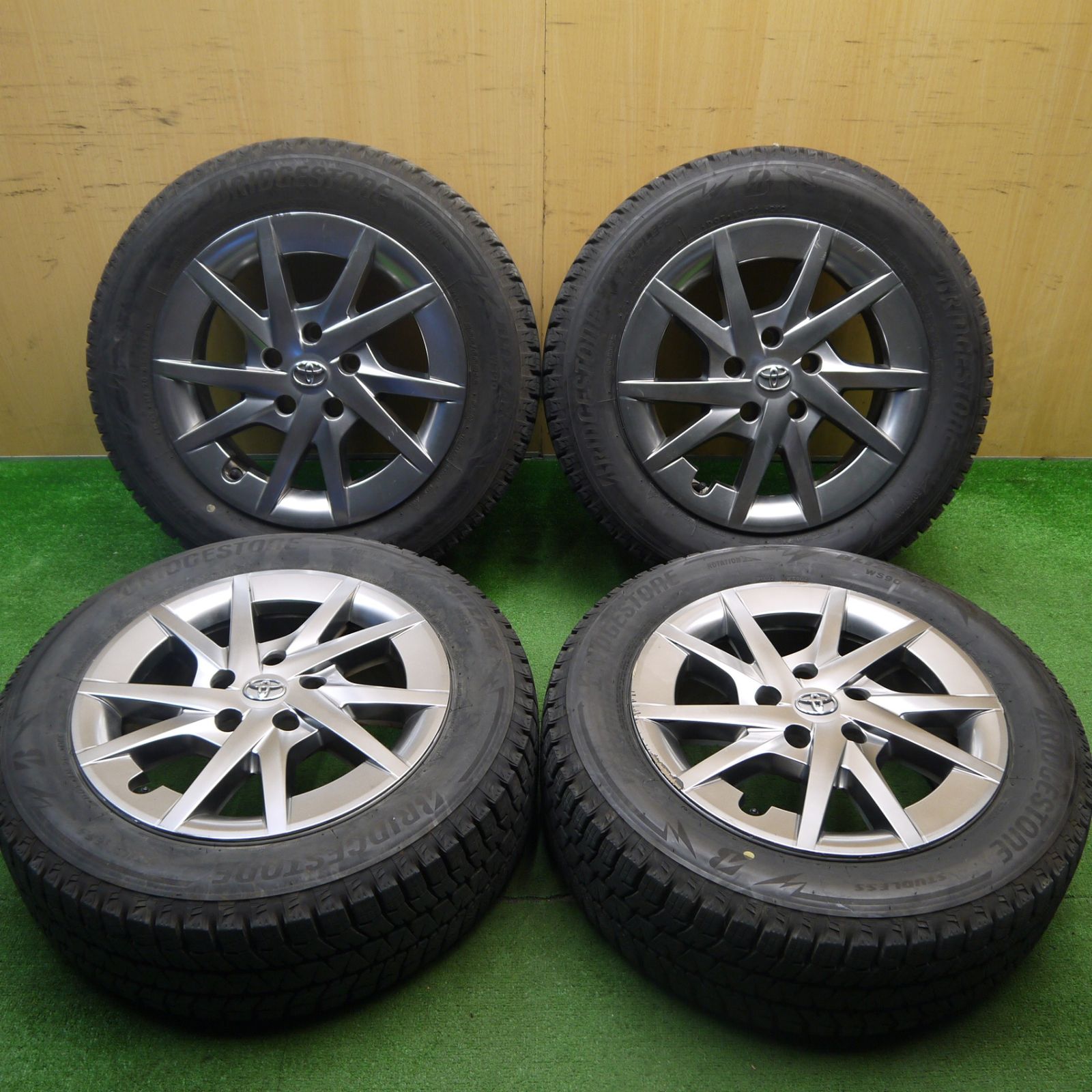 送料無料] バリ溝！21年！9.5分☆トヨタ プリウスα 純正 205/60R16 