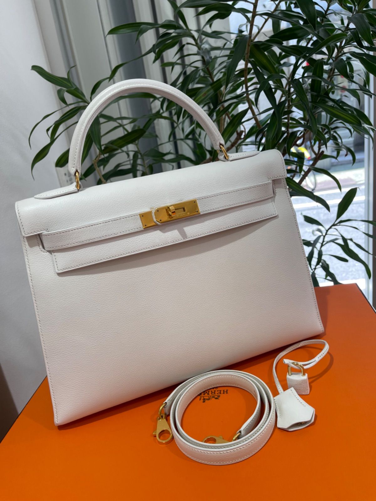 極美品】HERMES エルメス ケリー32 外縫い ヴォーグレネ ホワイト 