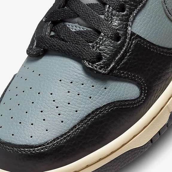 NIKE DUNK HIGH RETRO SE ナイキ ダンク ハイ レトロ プレミアム