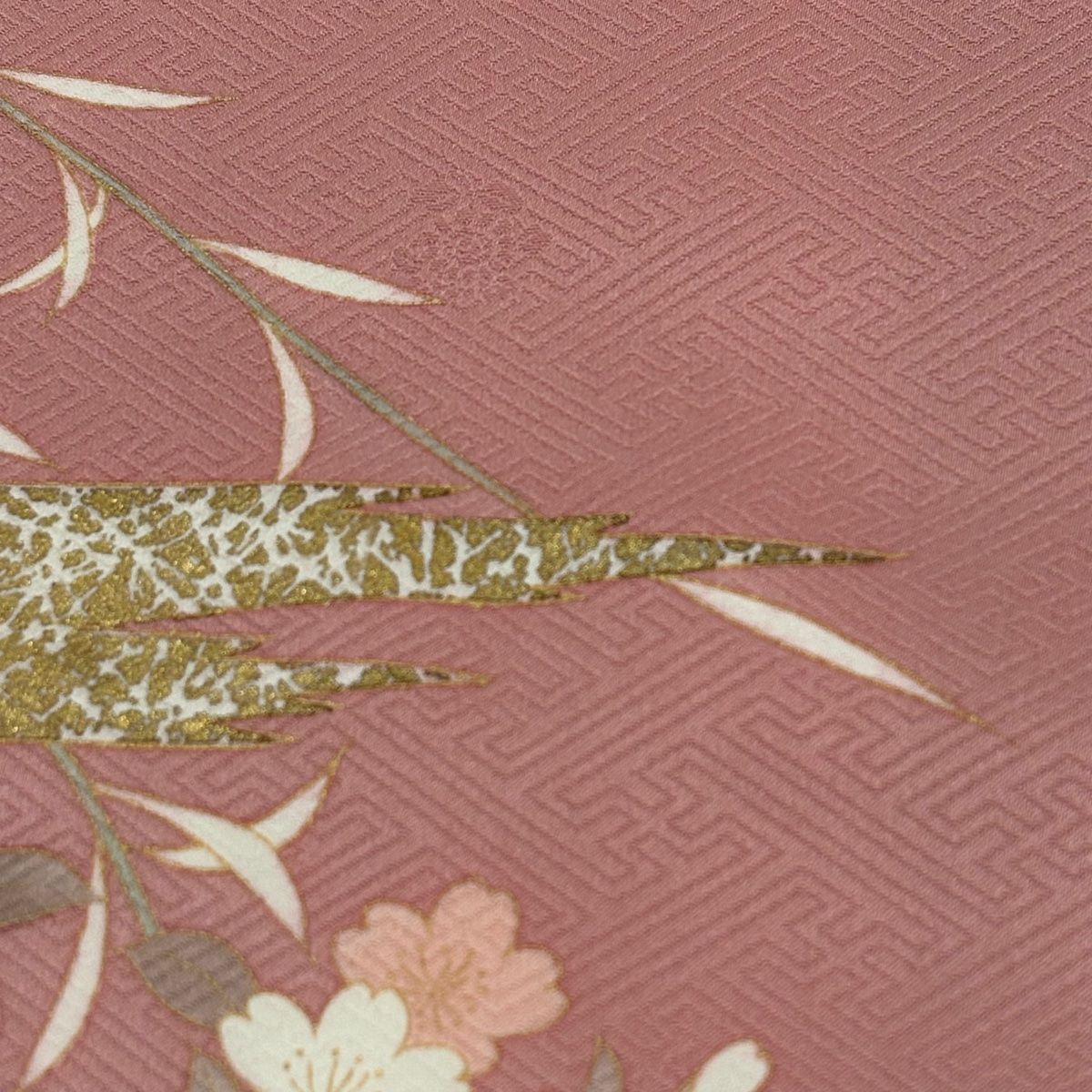 ■E5025■正絹縮緬■薄桜色　汕頭刺繍　単衣　訪問着■着丈163　裄丈65.5 □E5025□正絹縮緬□薄桜色 汕頭刺繍 単衣 訪問着□着丈163 裄丈