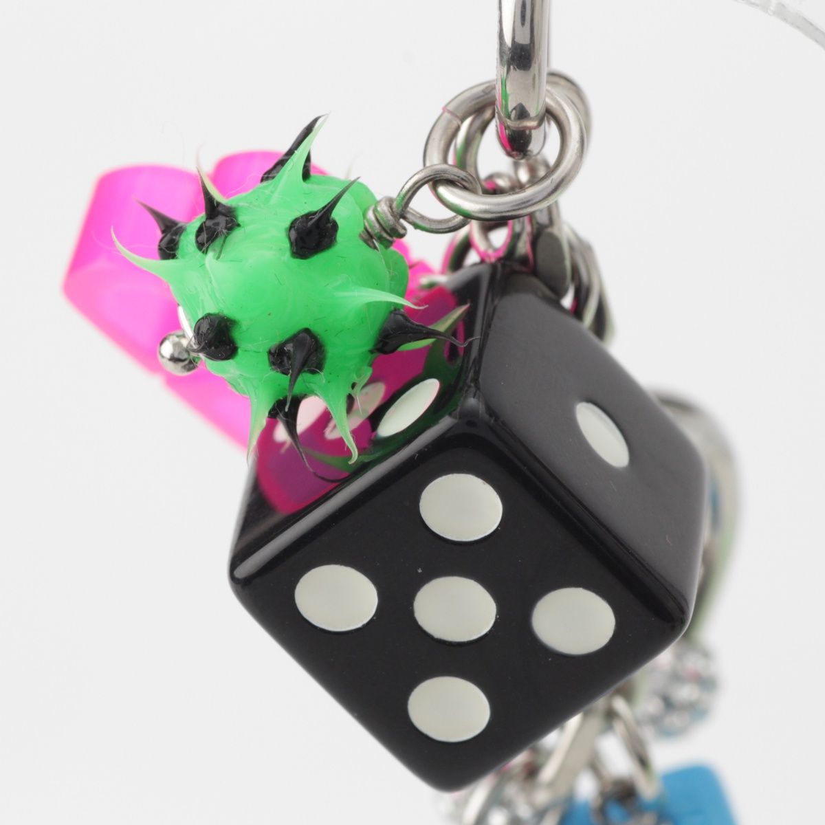 バレンシアガ Pigalle Collector Bロゴ アイコン チャーム