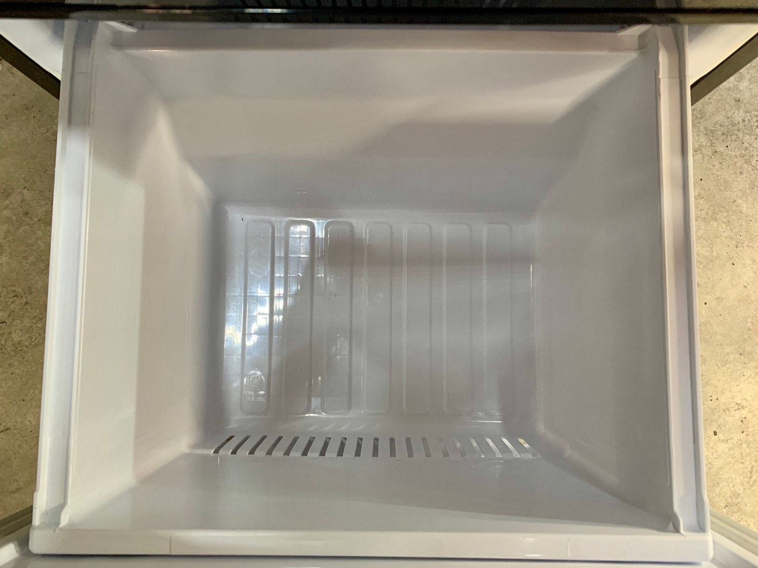 大阪送料無料☆3か月保障付き☆冷蔵庫☆2019年☆三菱☆2ドア☆MR-P15E