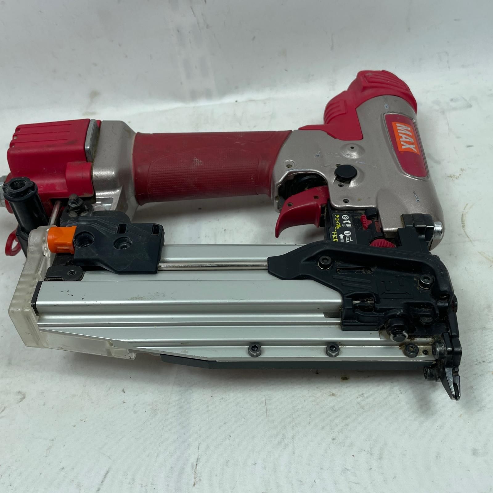 マックス エア釘打ち