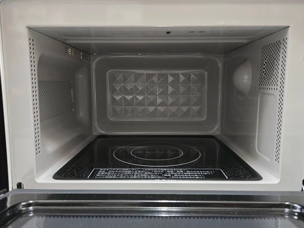 品】 コンフィー comfee 電子レンジ 50/60Hz共用 縦開き 庫内フラット