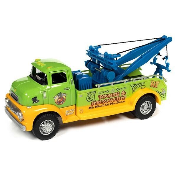 AUTO WORLD 1:48 RAT FINK Garage with 1:32 Tow Truck Set ラット