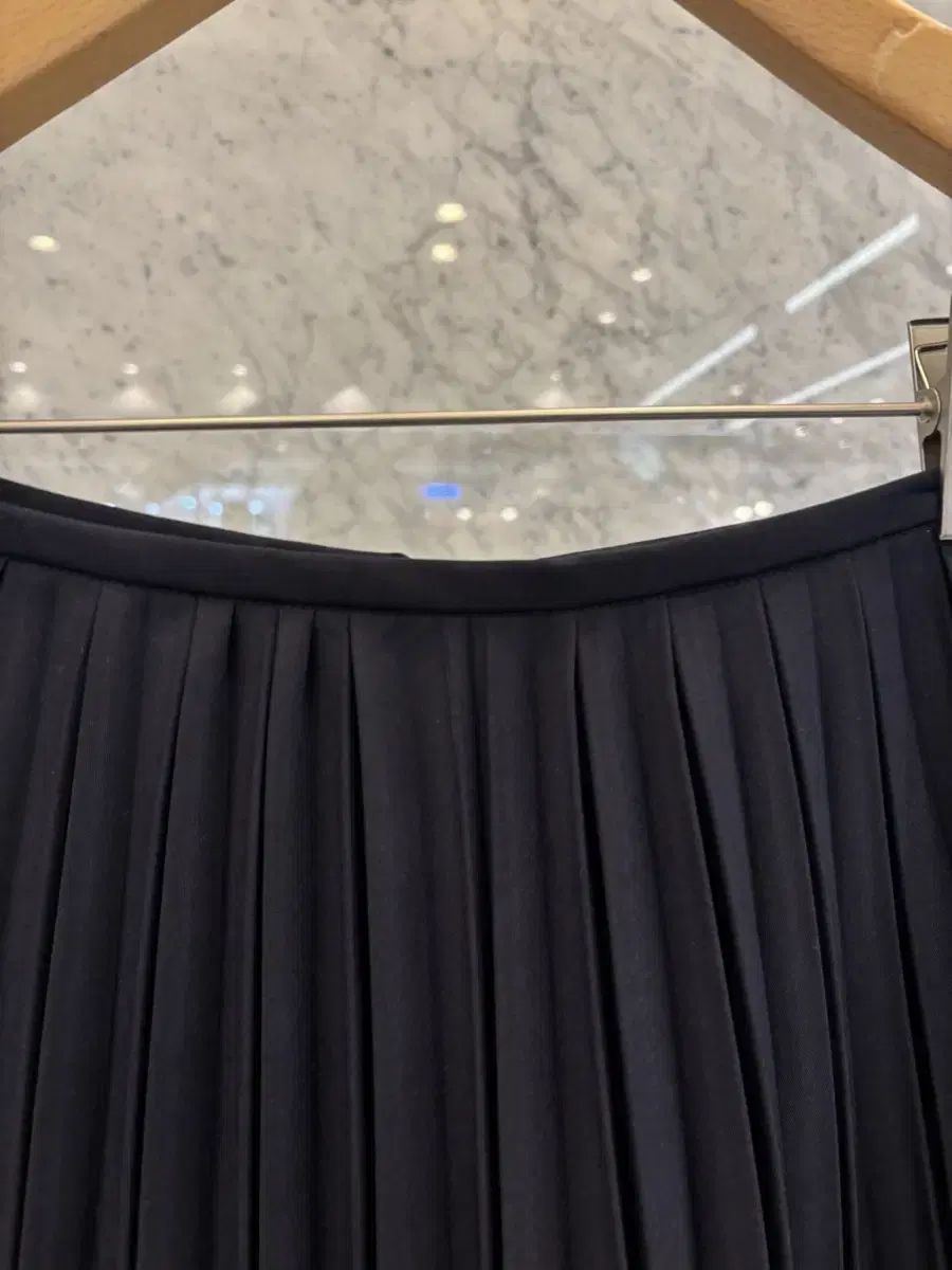 js ニューヨークスタイル 2025 f w プリーツシワ 黒 スカート ロング丈