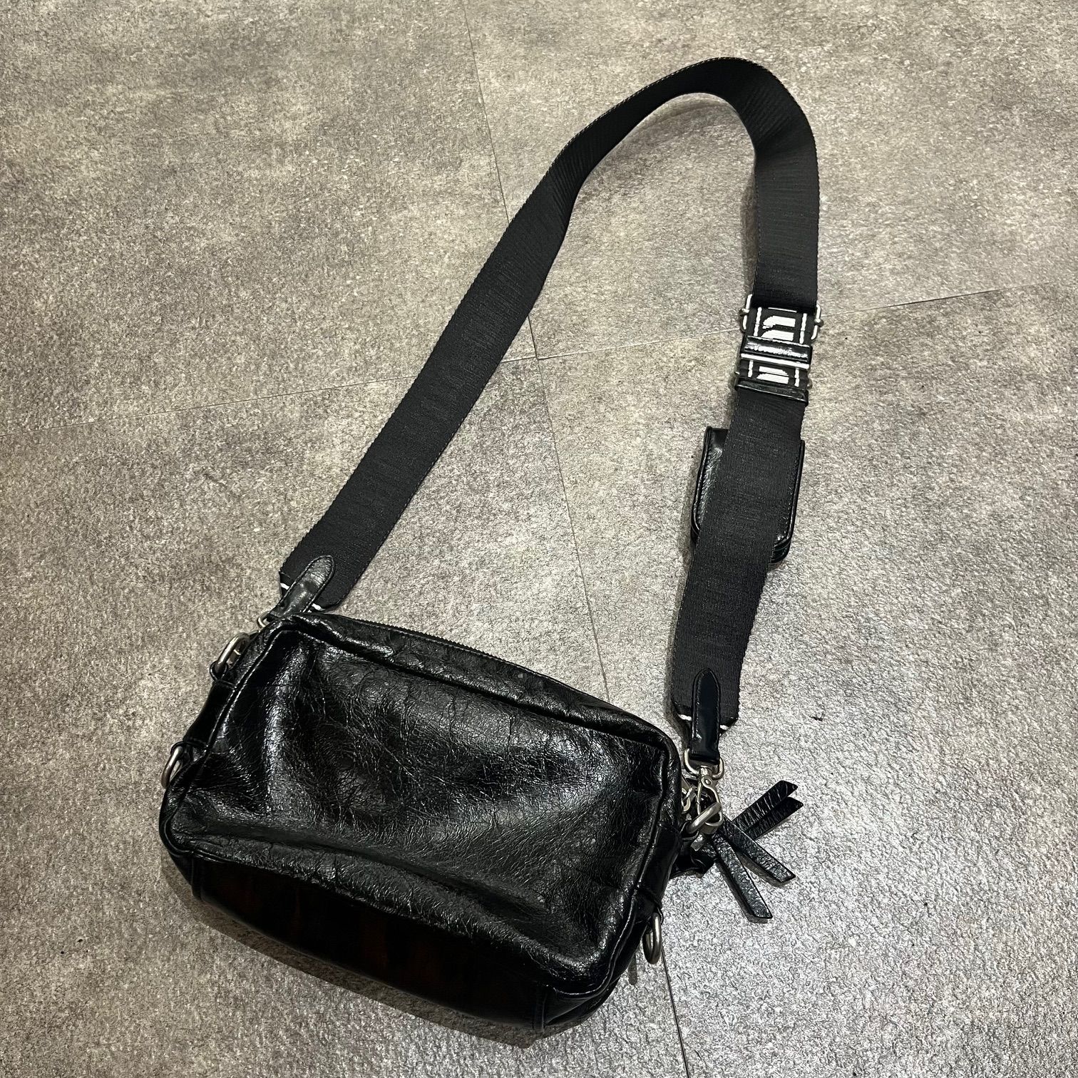 miumiu ショルダーバッグ ボディーバッグ 鞄 ミュウミュウ 76504A2