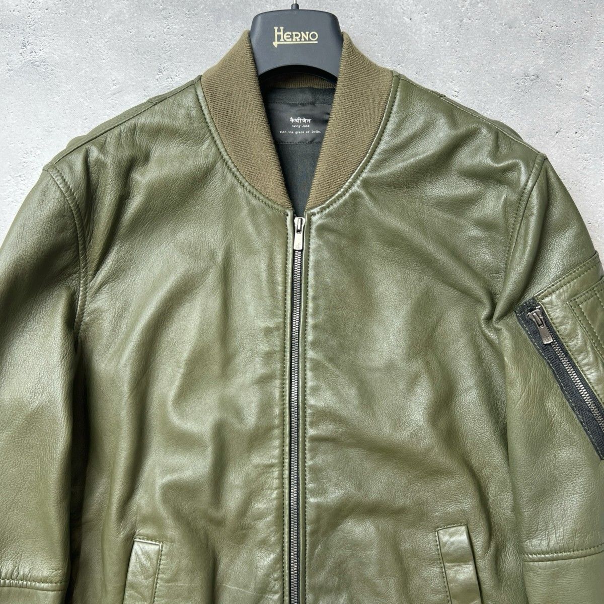 美品】 Cathy Jane シュリンク加工羊革 レザージャケット 黒 1 S 2025