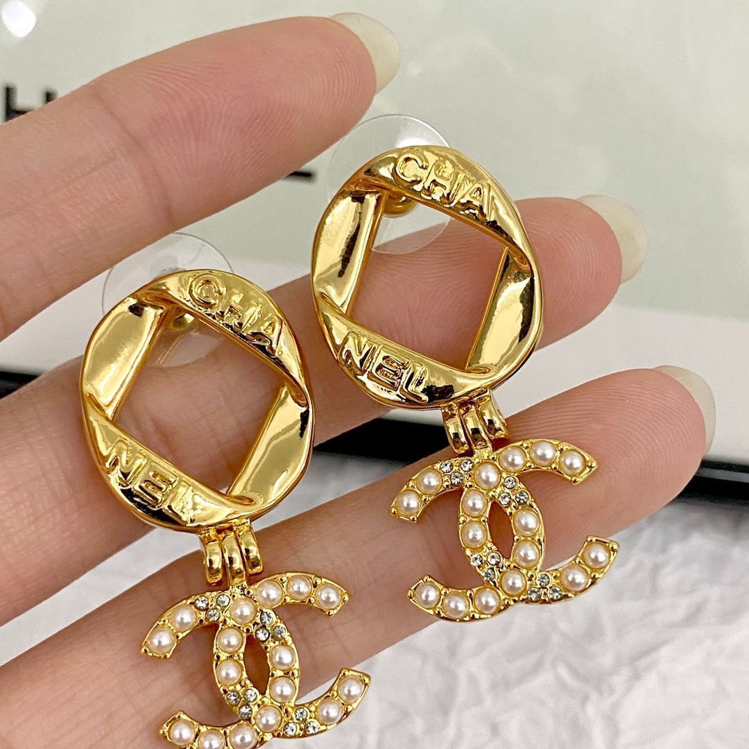 エレガント【CHANEL】存在感のあるイヤリング ２４K org.jpg