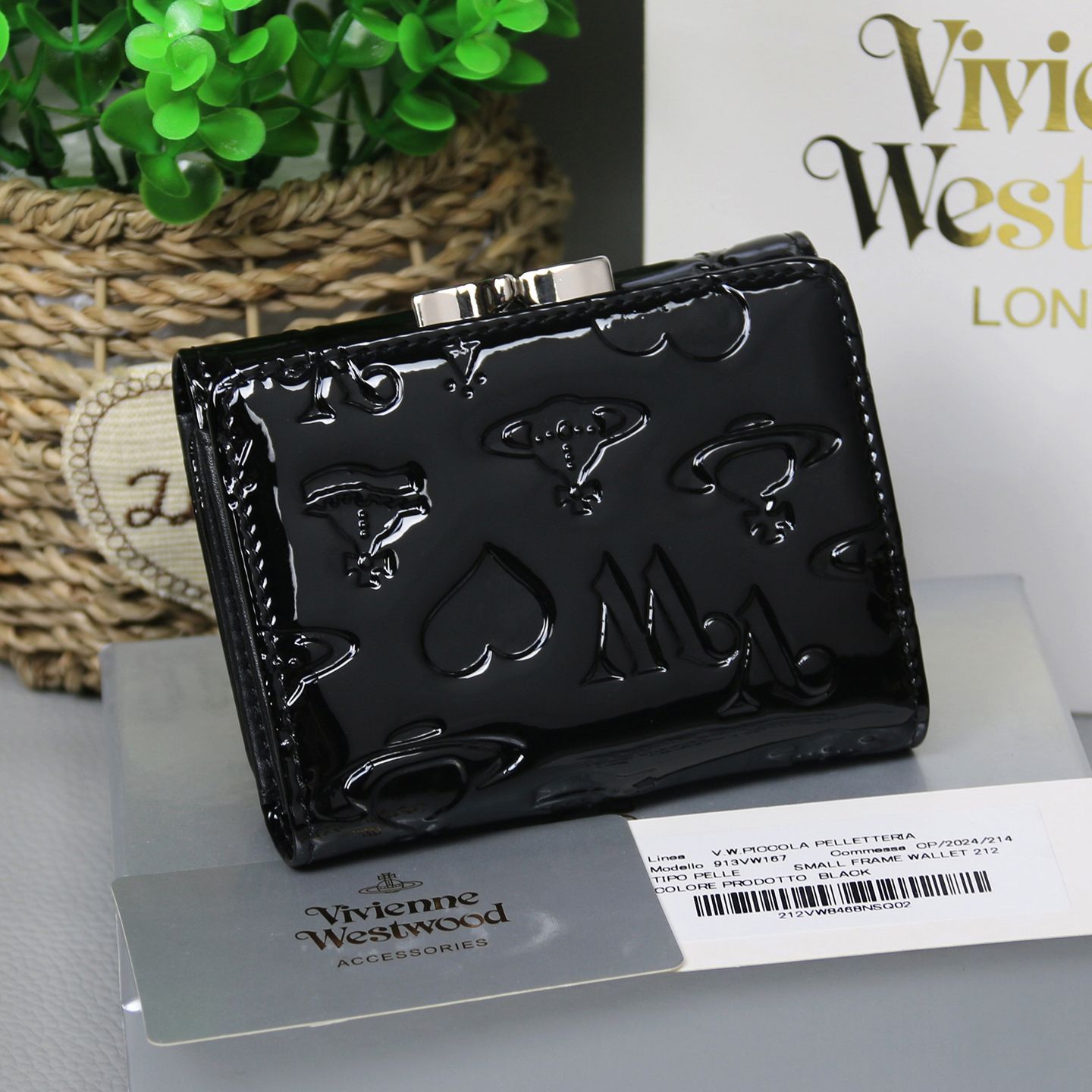 【新品未使用】Vivienne Westwood 三つ折り財布 13VV116 楽天市場】ヴィヴィアン 三つ折り 財布（カラーブルー）の通販