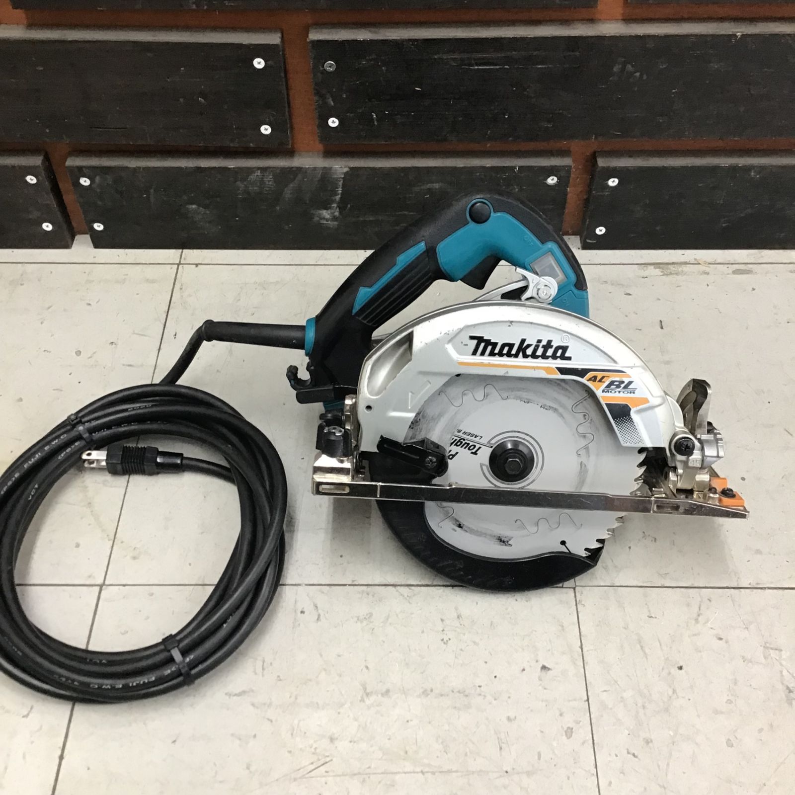 中古品】マキタ/makita 電子造作用精密マルノコ HS6403 【鴻巣店】 - メルカリ