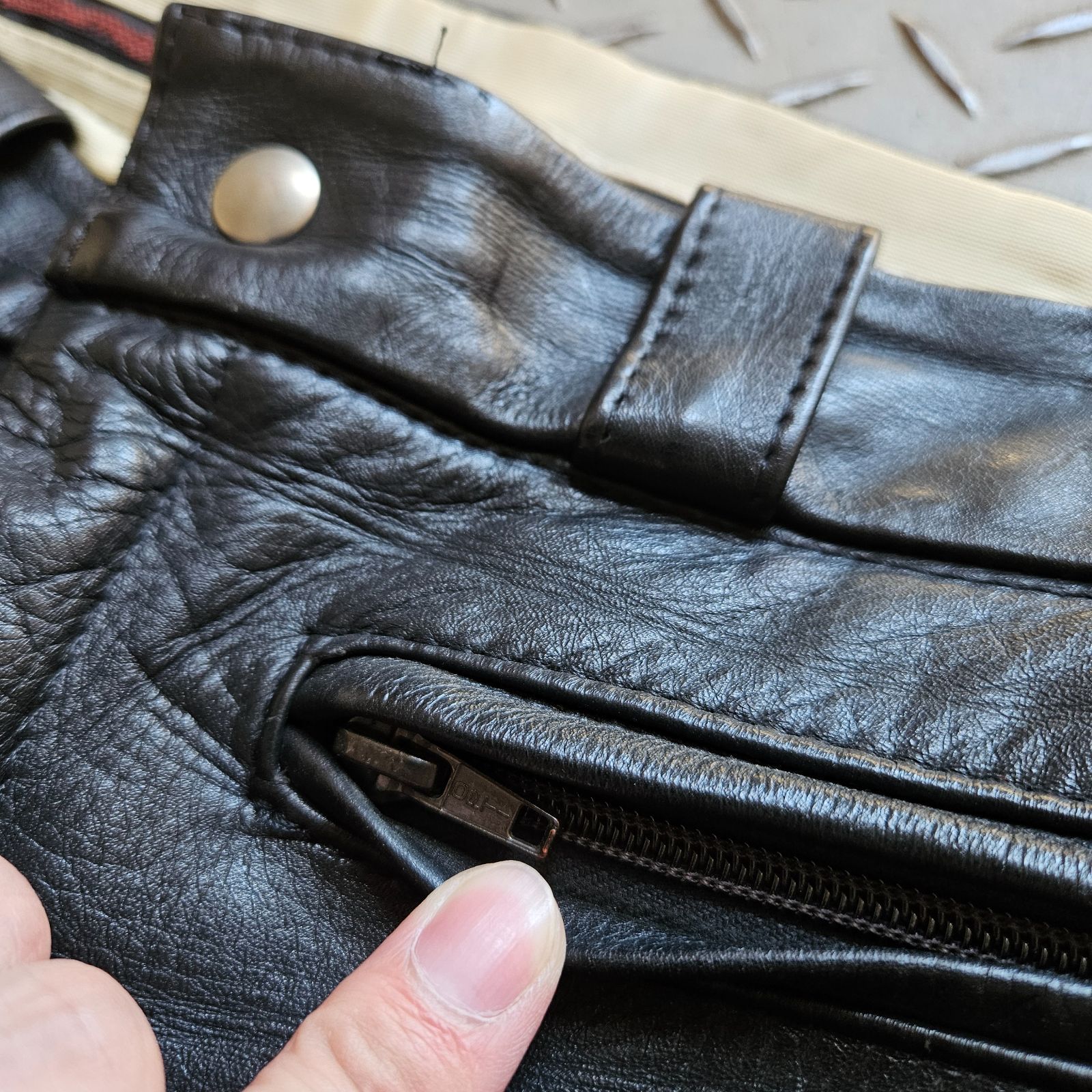 70s [LEWIS LEATHERS] Motorcycle Leather Trousers - メルカリ