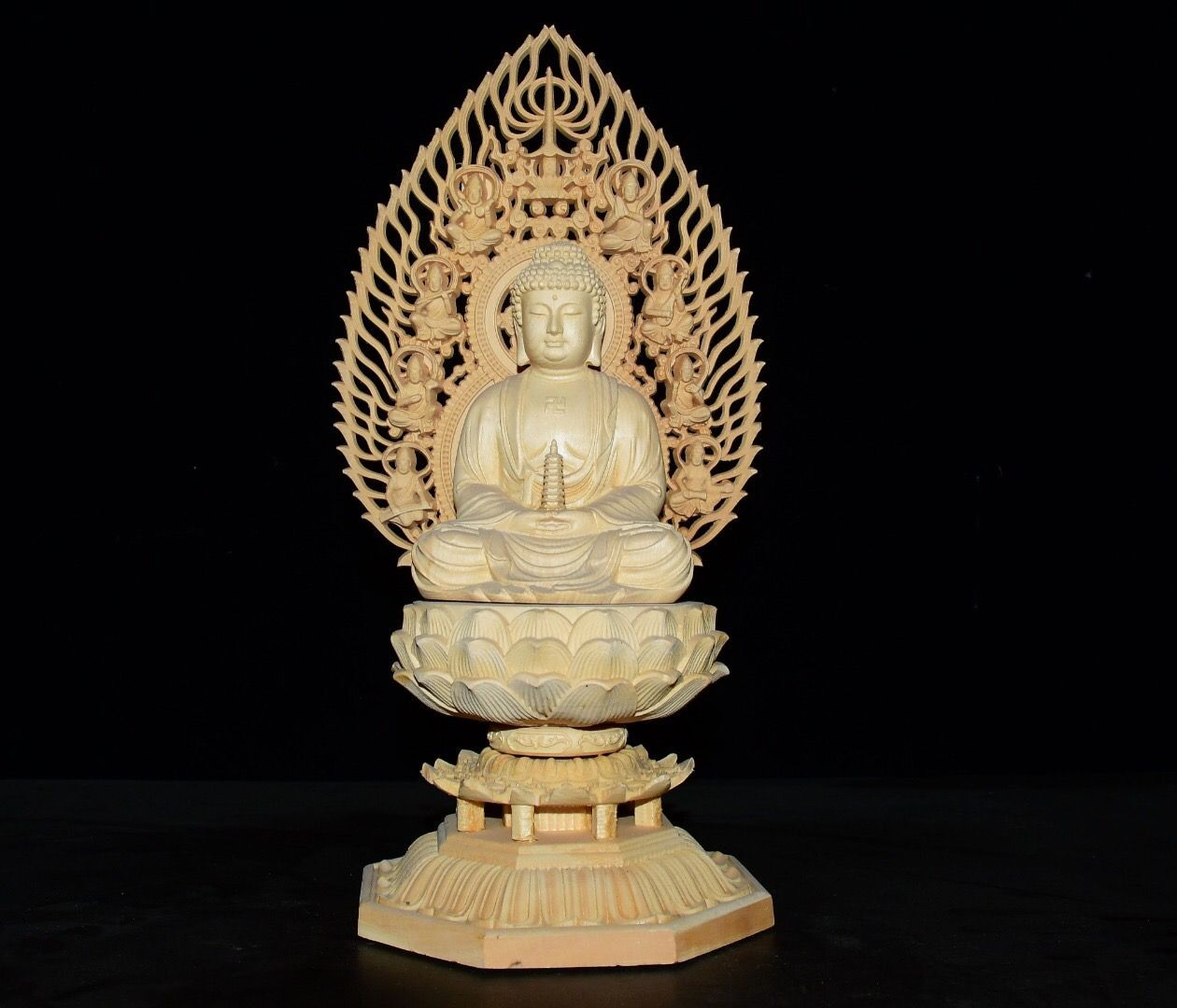 旧家蔵出し 小葉黄楊木細密彫 透空彫 藥師仏像 密教上品 賞物 旧家蔵出し 小葉黄楊木細密彫 透空彫 藥師仏像 密教上品 賞物